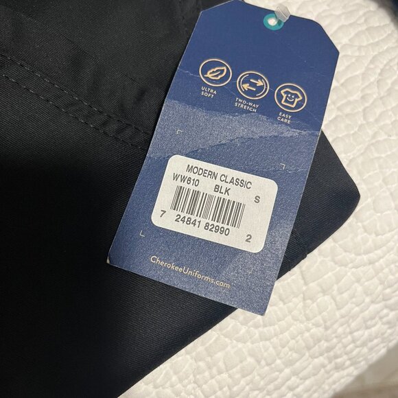 Cherokee Workwear Scrub Top - Picture 2 of 5